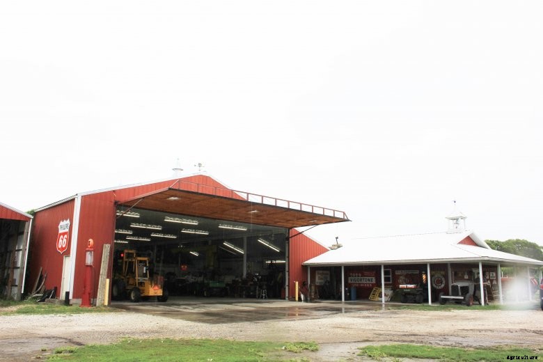 Jeff and Hugh Forbes shop outside